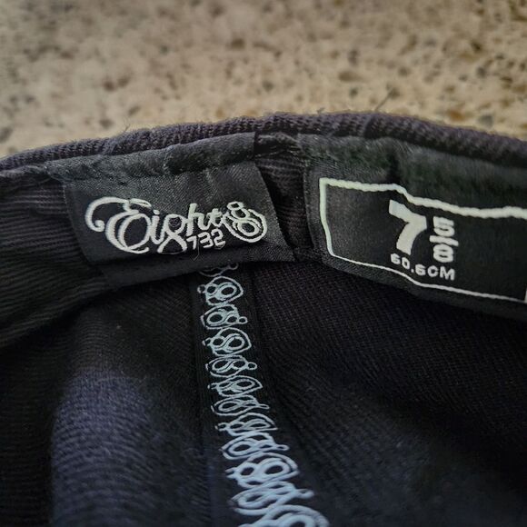 Eight 732 Mens Black Cap with Embroidered Dragons Size 7 5/8 - Picture 6 of 7